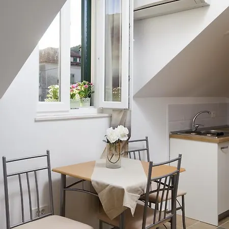 La Perla Luxury Guest house 3*